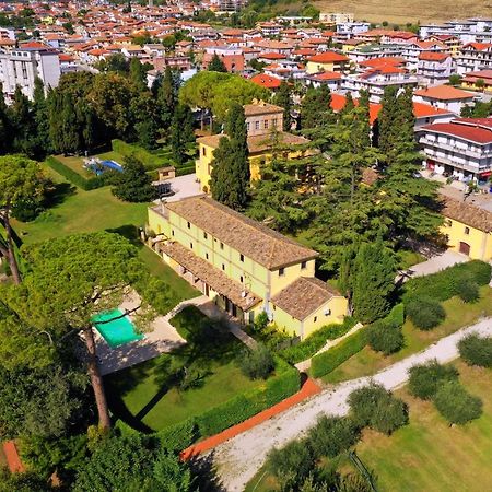 Agriturismo Villa Irelli Castellalto Bagian luar foto