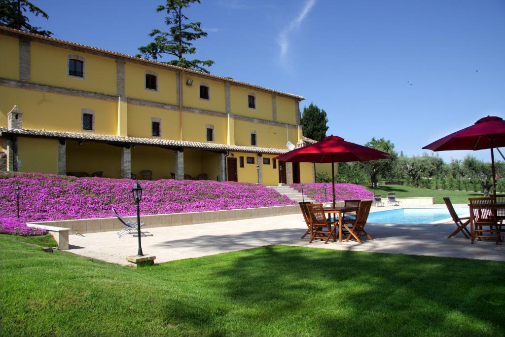 Agriturismo Villa Irelli Castellalto Bagian luar foto